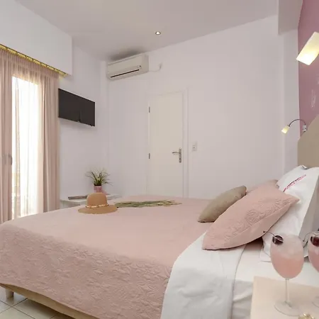 Panormos Hotel&studios Hotel *