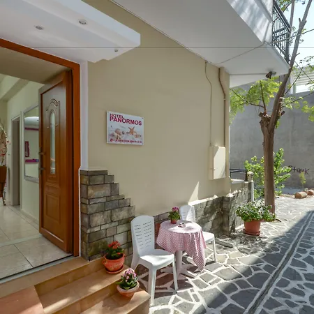 酒店 Panormos And