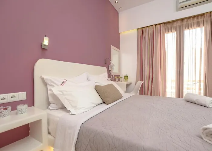 Panormos And * Naxos City