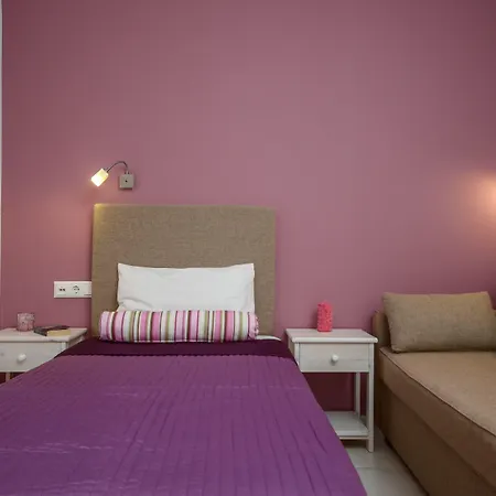 מלון Panormos And *