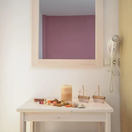 מלון Panormos And *