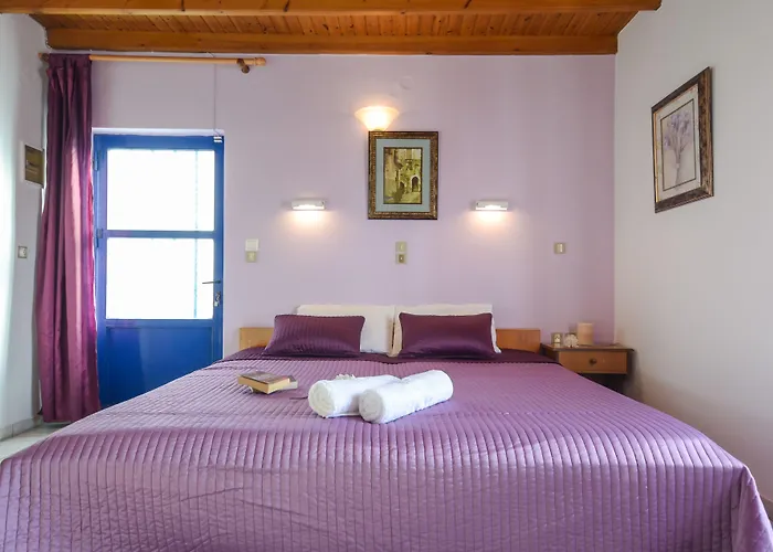 Panormos And * Naxos City